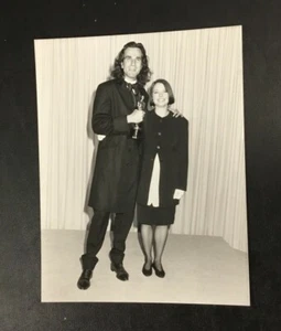 Original 1990 Daniel Day Lewis Jodie Foster Press Photo Academy Awards VTG Rare - Picture 1 of 2