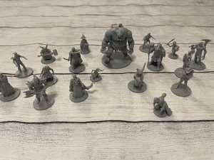 Path Tabletop Gaming Figure Set III (18 Figurines) NIB - Picture 1 of 8