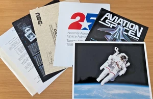vtg 1985 NATIONAL SPACE COUNCIL Packet * NASA 25th * NSC * Lapel Button * Photos - Picture 1 of 15