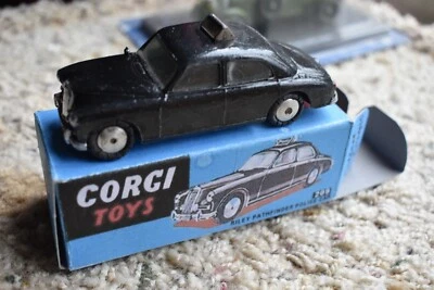 Corgi 209 Riley Pathfinder Police Mediocre repaint repro box - Image 1 of 2