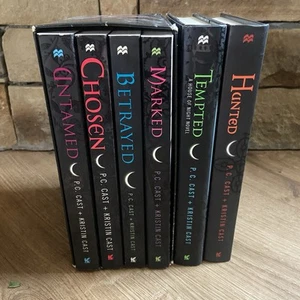 Menge 6 Haus der Nacht Romane PC & Kristin Cast 4 Taschenbücher 2 HC Boxed Set Buch - Bild 1 von 9