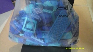 Bulk Lot von 1 Pfund BLAU LEGO Stücke Steine Blöcke - Bild 1 von 2