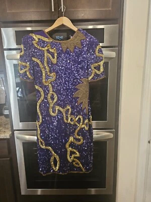 Vestido de cóctel vintage de seda Laurence Kazar con cuentas de lentejuelas púrpura y dorado Foto 1 de 4