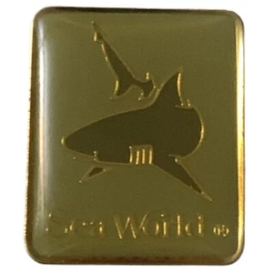 SeaWorld Shark Travel Souvenir Pin - Picture 1 of 2