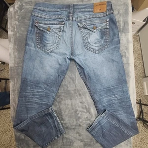 True Religion Herren Geno Relaxed Slim Fit Jeans, Größe 38 - Bild 1 von 21