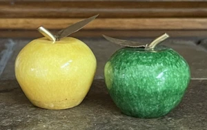 Vintage Marble Stone Apple Polished Yellow Green Gold-tone stem Fruit Decor - Picture 1 of 7