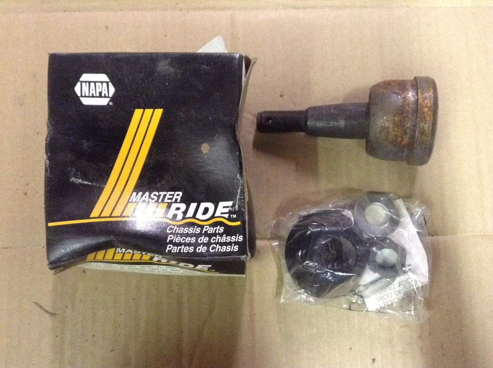 NUEVA RÓTULA INFERIOR DELANTERA NAPA 10258  Foto 1 de 4