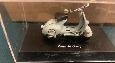 TC213 Open Box New Ray 1946 Vespa 98 in good shape Still in Case - Image 1 of 3