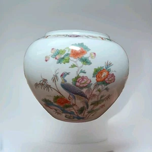 WEDGWOOD KUTANI CRANE  VASE ENGLISH BONE CHINA - Picture 1 of 16