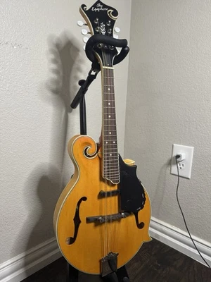 Mandolina profesional Epiphone MM-50E Foto 1 de 4