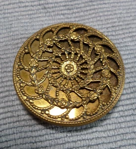 Large Vintage Antique Pierced Filigree Twinkle Button - Picture 1 of 4