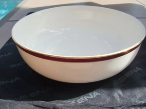 ~MIKASA~PETITE BONE~STRATFORD ROUGE~L6224~GIAPPONE~PIATTO DA PORTATA~CIOTOLA~9"D x 3"PROFONDO - Foto 1 di 9