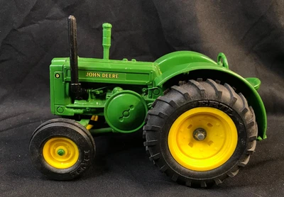 Ertl John Deer 1953 Model D Tractor 1:16 - Image 1 of 4
