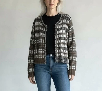 Cárdigan con flecos a cuadros Cabi talla L abierto frente oficina iglesia artístico vacaciones invierno Foto 1 de 4