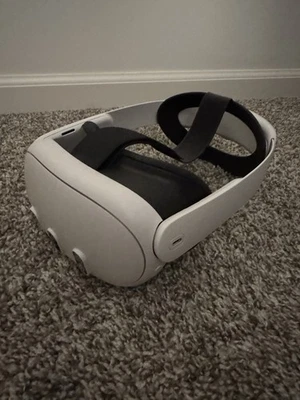 Oculus Quest 3 VR Headset 128GB with Elite Strap HEADSET ONLY - Image 1 of 3