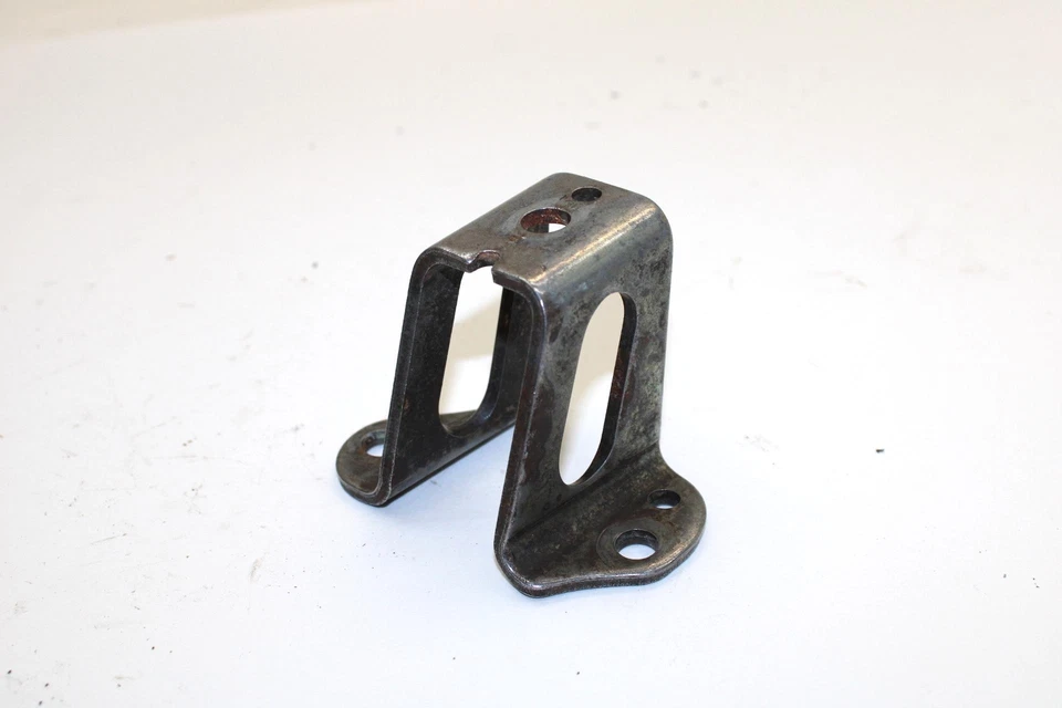 Yamaha Sx700r 2001 OEM soporte de montaje superior delantero del motor 8 canales-21415-00-00 Q2403 Foto 1 de 4