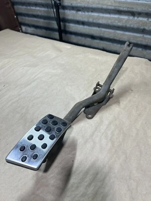 2003 03 04 Ford Mustang Cobra SVT acelerador pedal de gasolina 3341 Foto 1 de 4