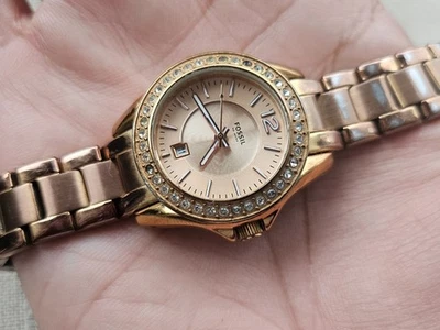 Reloj de cuarzo Fossil Riley Mini ES2889 para mujer de acero inoxidable con esfera analógica DE642 Foto 1 de 4