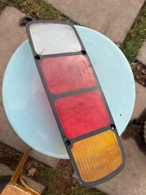 Luz trasera derecha Porsche 928 1978-86 de colección OEM 1978-86 lámpara lente grietas Foto 1 de 4