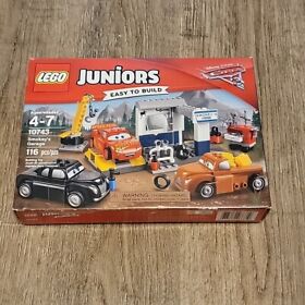 Lego Juniors 10743 Smokey's Garage Cars 3 Lightning McQueen New Sealed Box