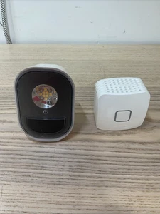Arlo Smart Home Security Light AL1101 Bridge + 1 Light with battery - Picture 1 of 6