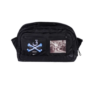 Borsa Nike Undercover Gyakusou tracolla/borsone leggera nuova prezzo al pubblico $120 - Foto 1 di 4
