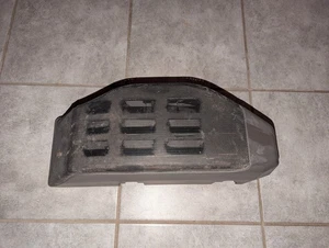 Cubierta de altavoz de rejilla trasera Nissan Pathfinder 1989-1993 OEM BISEL RARO usado - Imagen 1 de 4