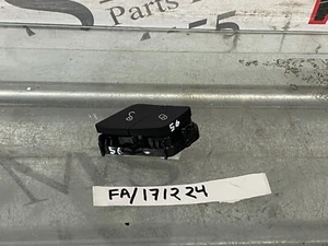 MERCEDES BENZ W205 C CLASS FRONT CENTRAL DOOR LOCK SWITCH RIGHT SIDE A2059055151 - Picture 1 of 5