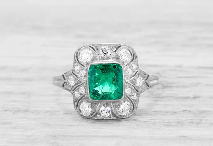 Unique Rectangle Cut Lab-Created 0.95CT Emerald Gemstone With 935 Silver Ring - Image 1 of 4