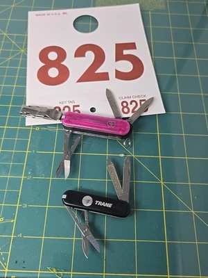 Cuchillo Victorinox Swiss Army 65 mm: clip de clavo rosa + otros Foto 1 de 4