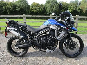 2017 Triumph Tiger 800 XCx LOW .Blue.15k.NICE BIKE.GREAT HISTORY/SPEC - Picture 1 of 20