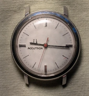 Accutron Bulova.  Tictac pero no mantener el tiempo.  Foto 1 de 4