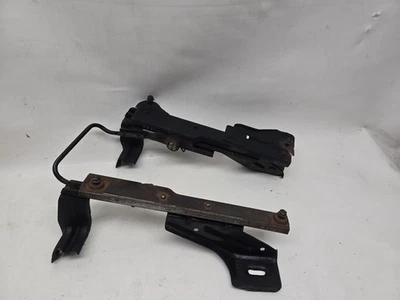 Jeep Cherokee XJ 95-01 OEM Driver Front Seat Bracket Base Slider OEM  - Image 1 of 4