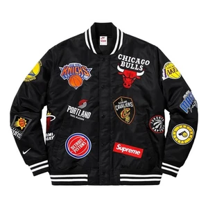 Chaqueta Universitaria Hombre New Era Team Warm-Up Crazy Patch Estilo Negra Unisex Denim - Imagen 1 de 11
