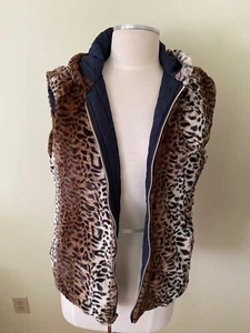 NWOT Reversible Quilted Hoodie Vest with Pockets on each side, animal skin - Picture 1 of 4