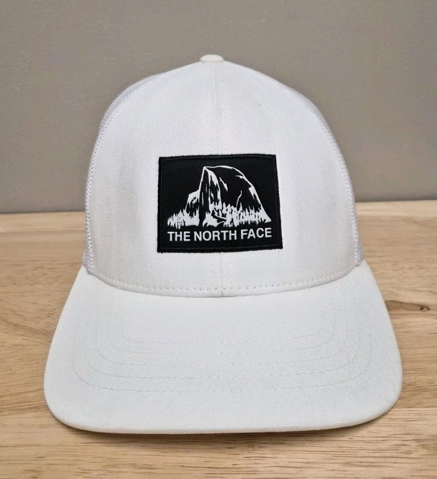 Gorra The North Face Adulto M-L Blanca Truckee Trucker Logo Unisex Calce Clásico Foto 1 de 4