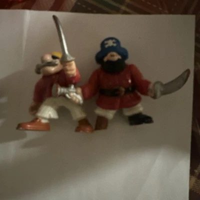 Lot Of 2 Fisher Price Great Adventures Pirate Figures Captain Peg Leg Foto 1 de 4