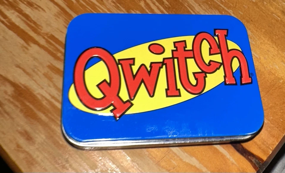 Qwitch Tin Edition, The Quick-Switch Card Game, Out of the Box, 2005 Completo Foto 1 de 4
