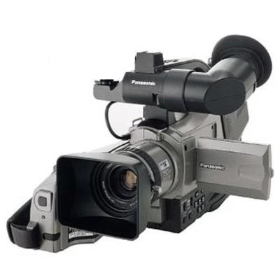Panasonic Pro AG-DVC7 MiniDV Proline Camcorder w/15x Optical Zoom - Image 1 of 3
