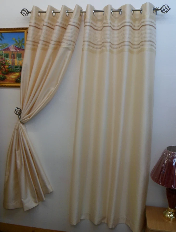 Fiesta 56 X 84 英寸人造丝绸窗帘带亮片 Organza Stylemaster 出品 — 第 1/1 张图片