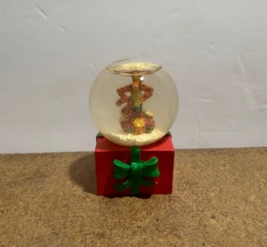 Vintage Disney Tigger JCPenney Mini Christmas Snow Globe 2.5” Black Friday Excls - Picture 1 of 9