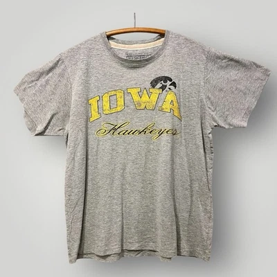 Camiseta Iowa Hawkeye para hombre talla XL- (pequeña mancha en el puño del brazo) aspecto vintage Foto 1 de 4