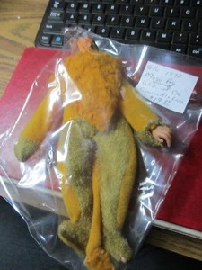 1973 8in Mego Wizard of Oz Figure - Cowardly Lion - Picture 1 of 2