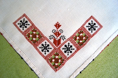 Alte bestickte Serviette aus Baumwolle 35 x 35 cm cm Omas handarbeit - Bild 1 von 4