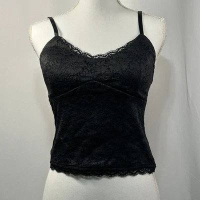 Camiseta sin mangas No Boundaries negra de encaje con correas ajustables para mujer Foto 1 de 4