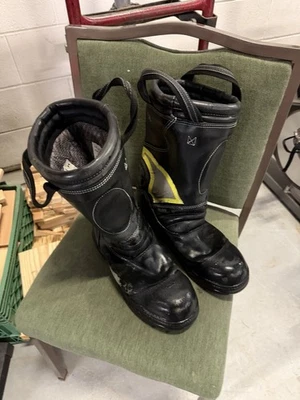 Globe Fire Boots 10.5 W - Image 1 of 2