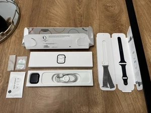 Apple Watch Series 7 45mm Aluminum Case with Sport Band - Midnight (GPS) *Below - Zdjęcie 1 z 15