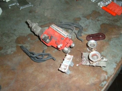 69 1969 CAMARO Z28 1/12 302 ENGINE HEADERS TUNNEL RAM HOLLEY CROSSRAM ++ Revell - Image 1 of 4