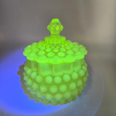 Hobb Brockunier & Co Canario Opalescente Gota de Rocío Hobnail Azúcar Cuenco y Tapa Vaselina Foto 1 de 4