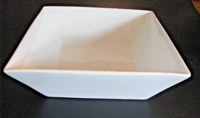 Crate & Barrel 白色方形服务碗 11 5/8 英寸直径全新带标签 — 第 1/4 张图片